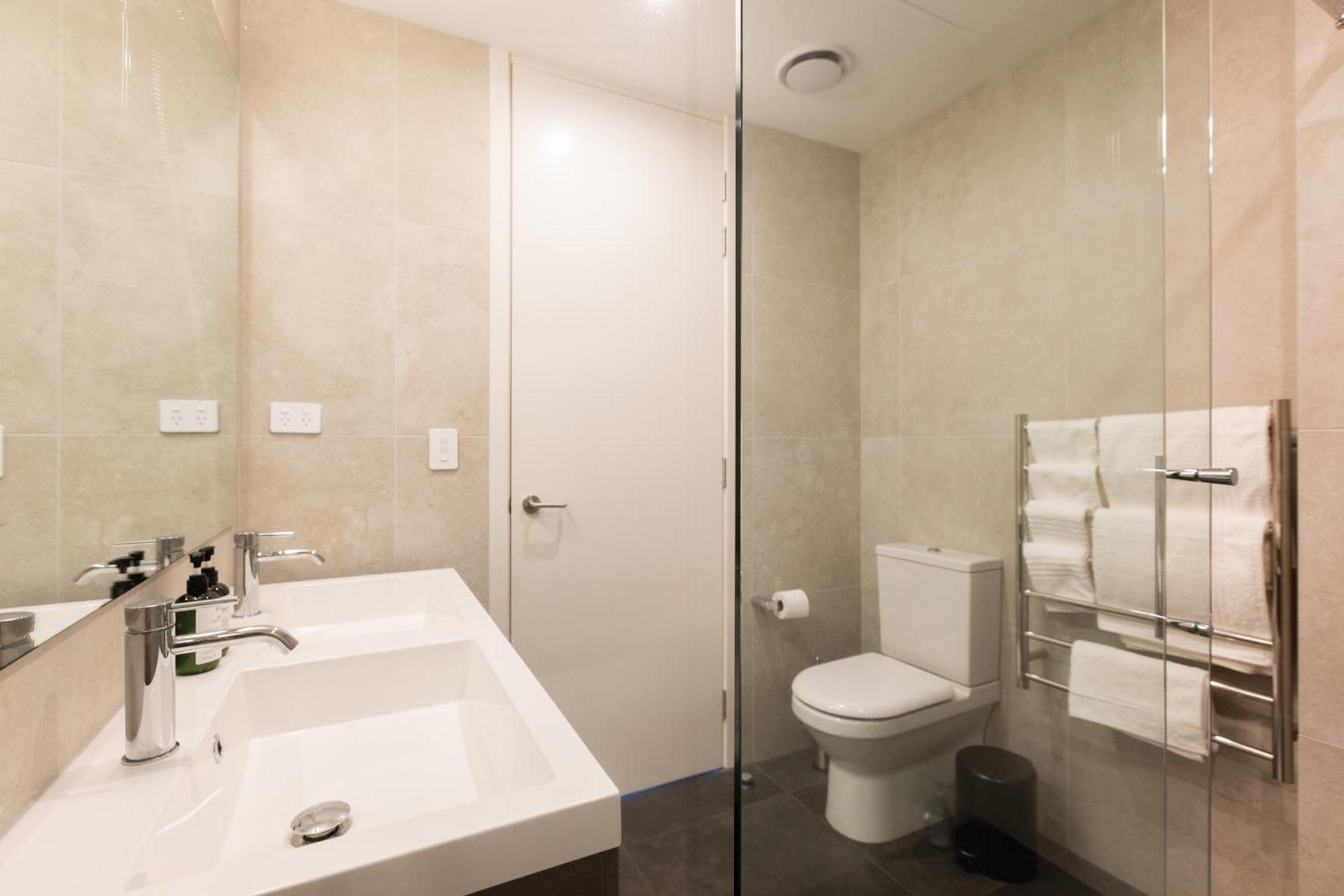 Luxury 2 Bedroom Cbd Apartment With Free Parking Christchurch Exterior photo